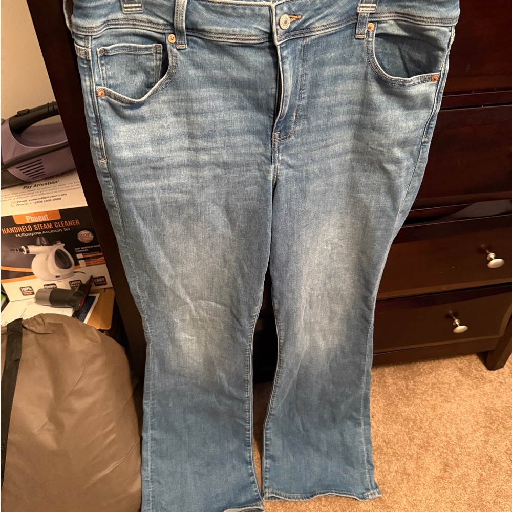 Like New AE Kickboot Women's Blue Jeans